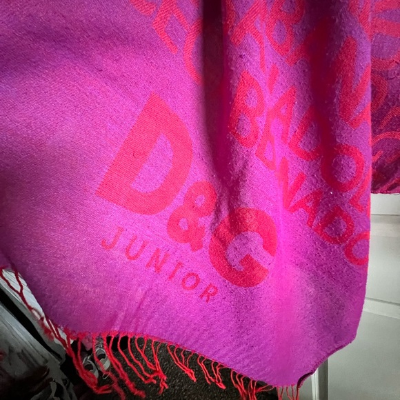 D&G Pink Shawl Cozy Wrap Scarf - Picture 2 of 7
